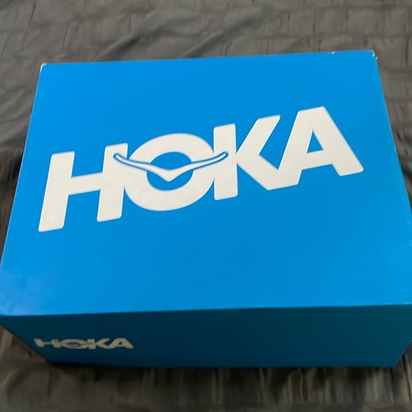 🌺HOKA black with red trim challenger ATR 6 GTX tennis shoes.  7 - Picture 8 of 9